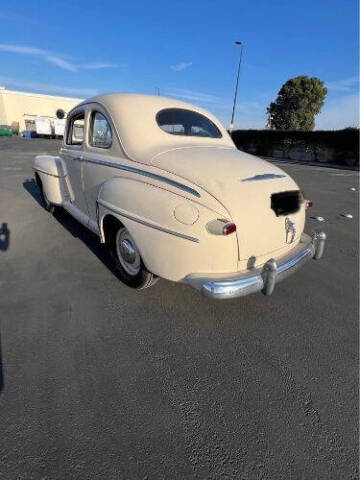1948 Ford Super Deluxe