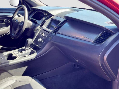 2018 Ford Taurus SEL