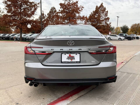 2025 Toyota Camry SE