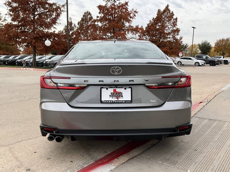 2025 Toyota Camry SE