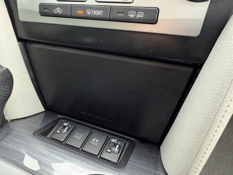 2014 Toyota Camry Hybrid XLE