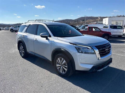 2022 Nissan Pathfinder SL