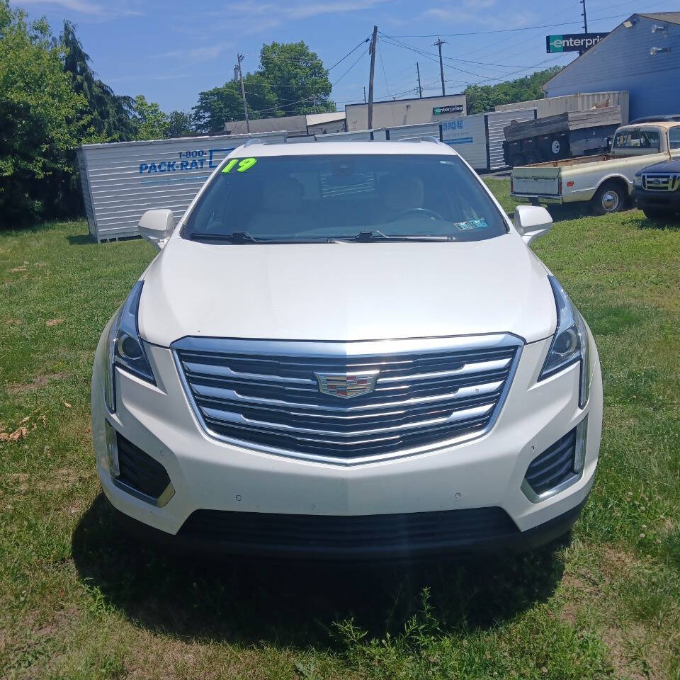 White 2019 Cadillac XT5 SUV / Crossover Four-Wheel Drive 8-Speed Automatic