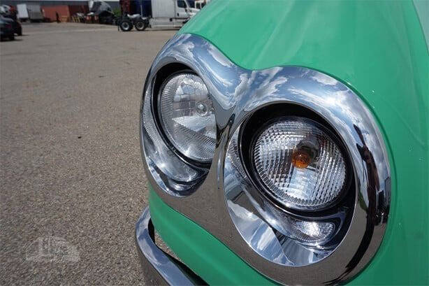 2016 Freightliner Coronado 132