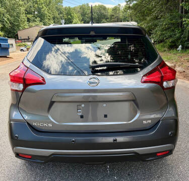 2020 Nissan Kicks SR