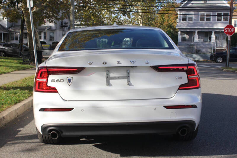 2020 Volvo S60 T5 Momentum