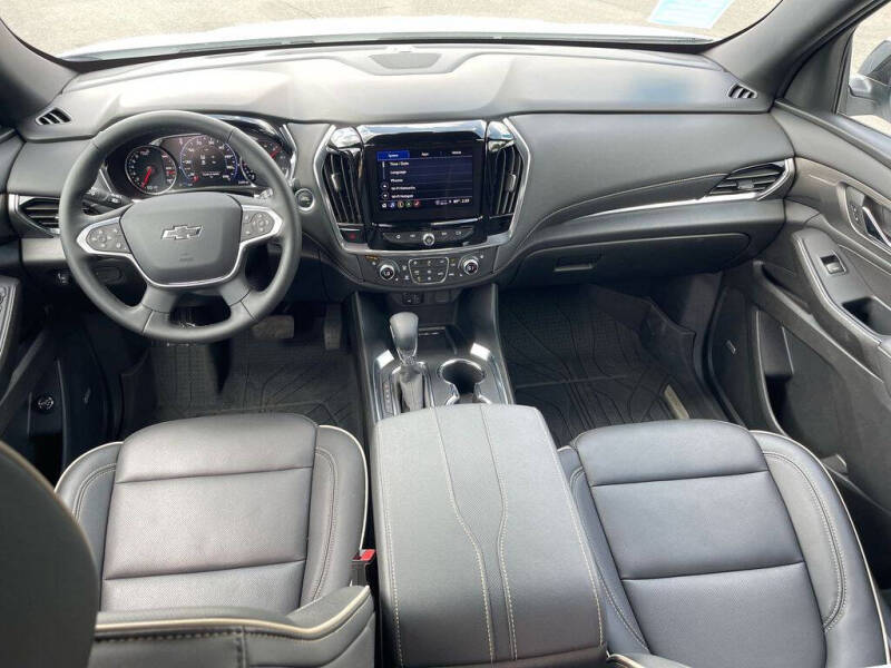 2023 Chevrolet Traverse Premier