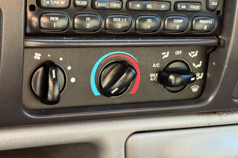 2005 Ford Excursion XLT