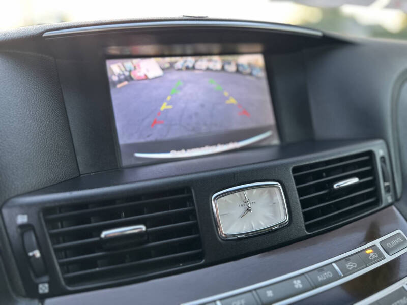 2012 Infiniti M37