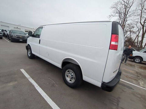 2025 Chevrolet Express 2500