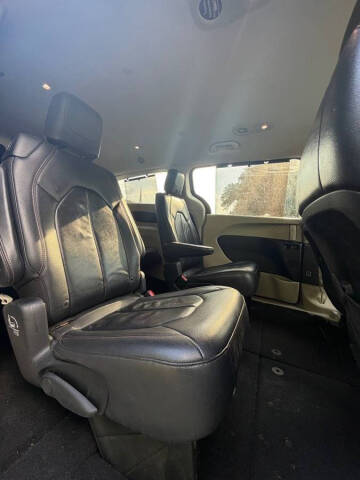 2017 Chrysler Pacifica Touring-L