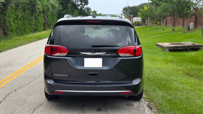 2020 Chrysler Pacifica Touring L
