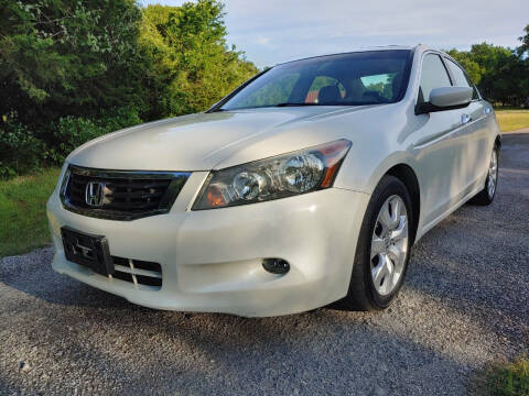 2009 Honda Accord for sale at The Car Shed in Burleson TX