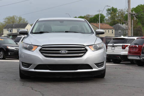 2015 Ford Taurus SEL