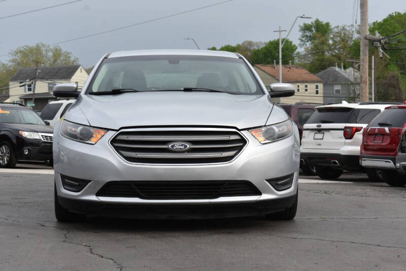 2015 Ford Taurus SEL