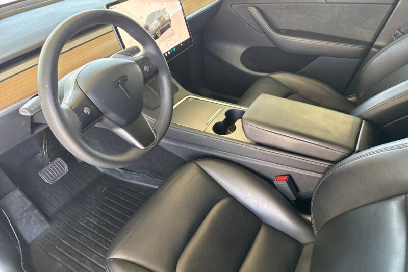 2024 Tesla Model Y Long Range