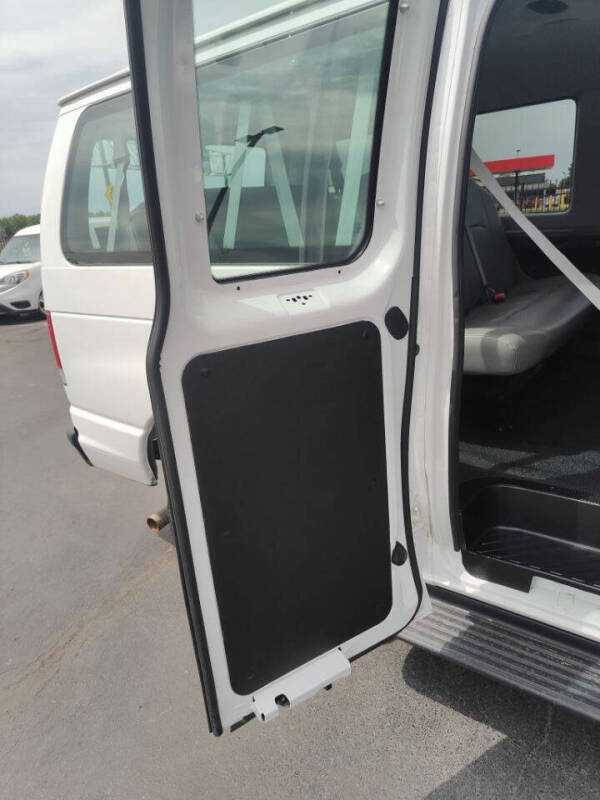 2011 Ford E-Series E-350 SD