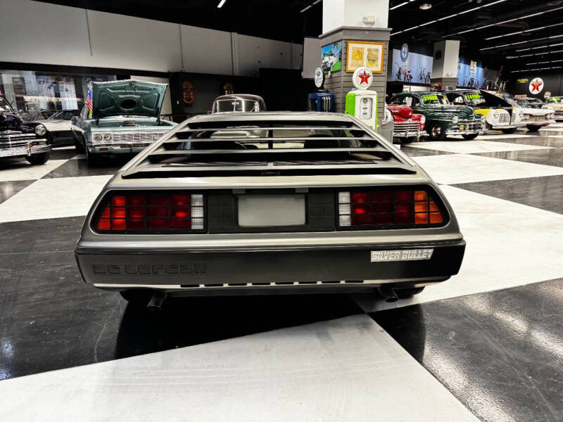 1981 DeLorean DMC-12