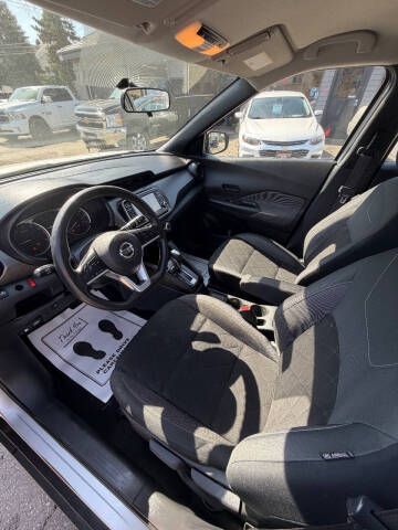 2019 Nissan Kicks S