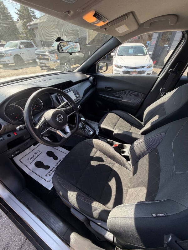 2019 Nissan Kicks S
