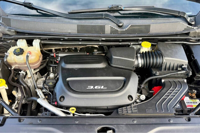 2017 Chrysler Pacifica Touring-L