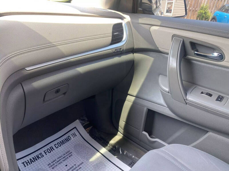 2017 Chevrolet Traverse LS