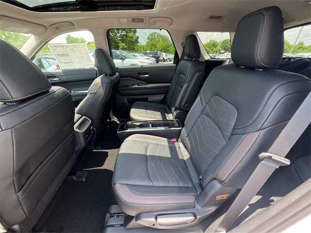 2025 Nissan Pathfinder Platinum