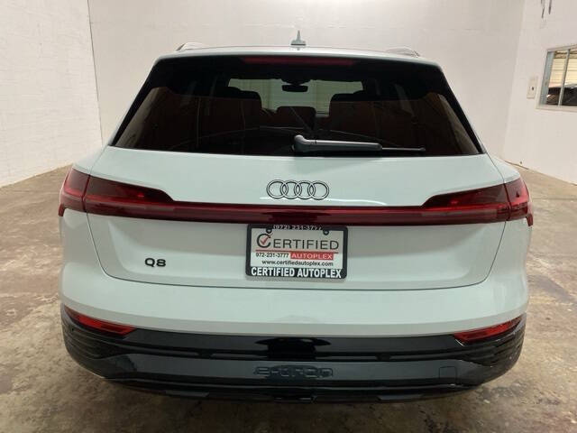 2024 Audi Q8 e-tron quattro Premium Plus