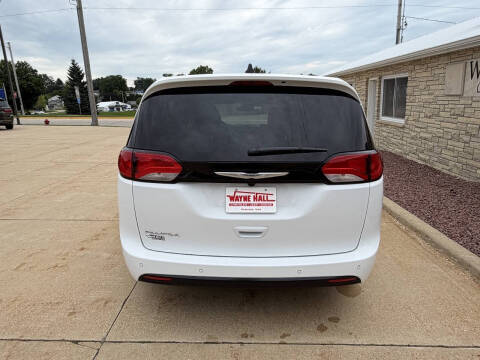 2027 Chrysler Pacifica LX