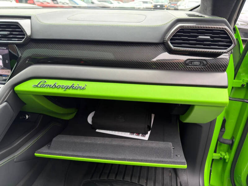 2024 Lamborghini Urus S