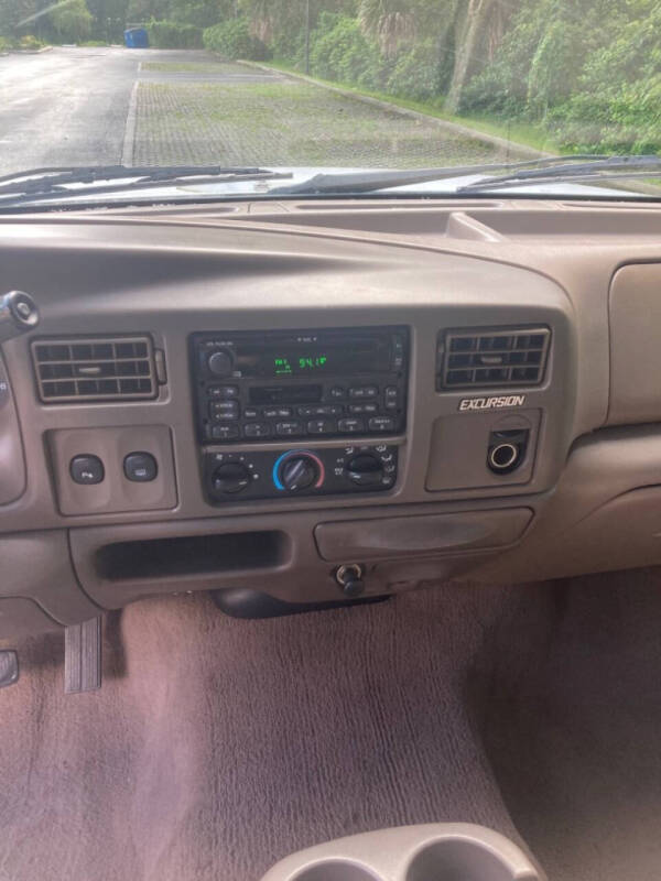 2000 Ford Excursion Limited photo 14