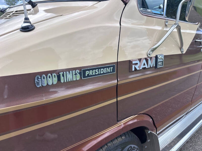 1984 Dodge Ram Van