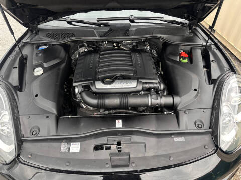 2017 Porsche Cayenne Platinum Edition