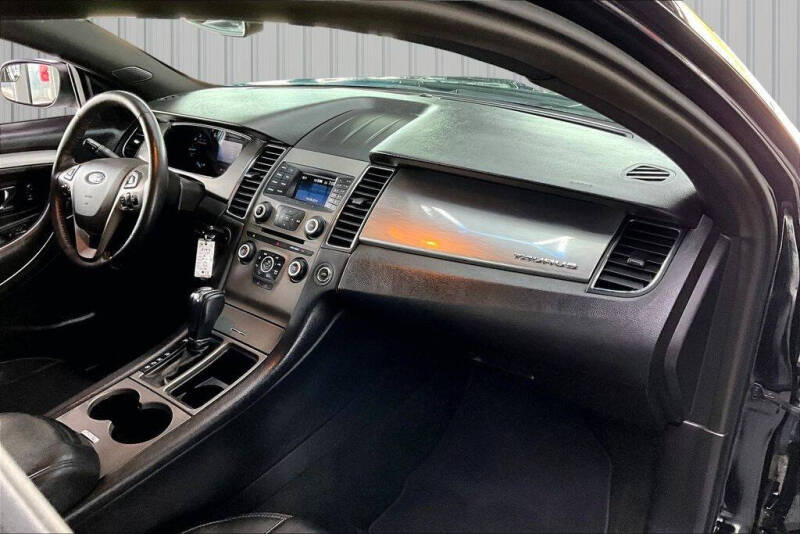 2018 Ford Taurus SEL