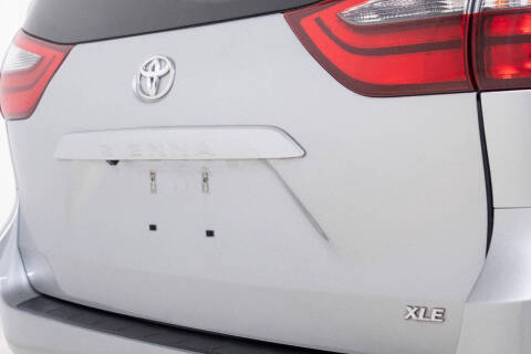 2020 Toyota Sienna XLE Premium 8-Passenger