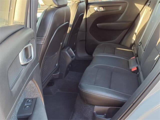 2020 Volvo XC40 T5 Momentum