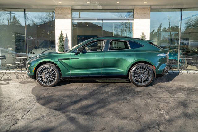 2022 Aston Martin DBX 42