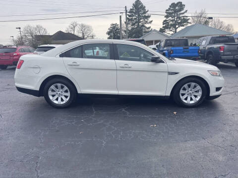 2011 Ford Taurus SE