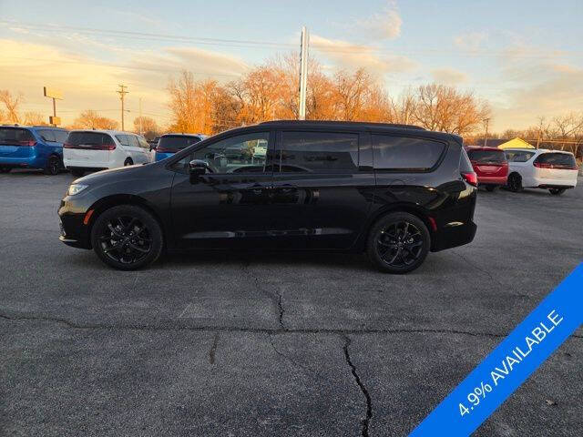 2026 Chrysler Pacifica Select