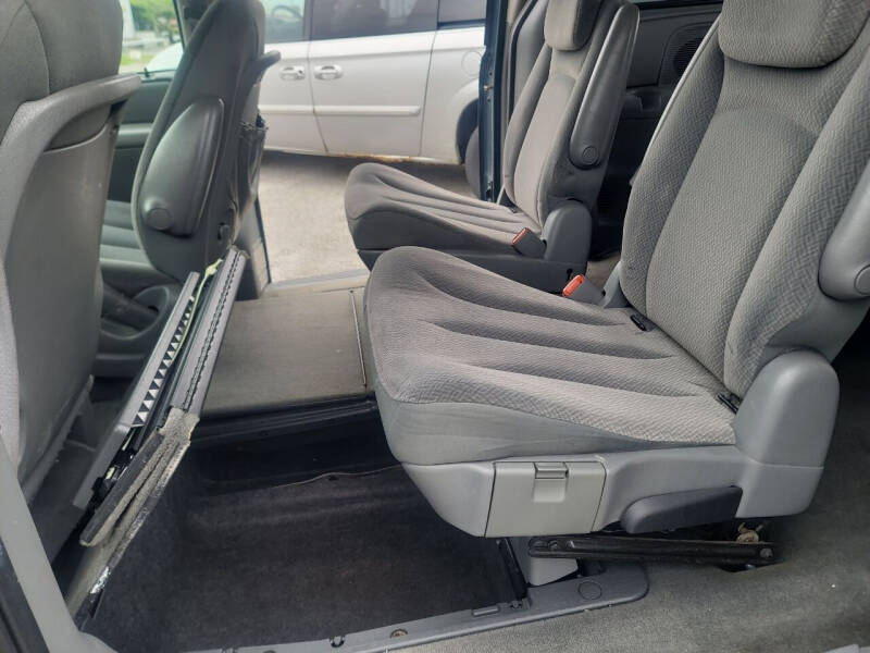 2005 Dodge Grand Caravan SE