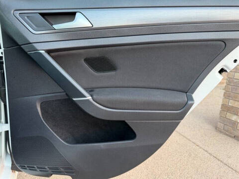 2017 Volkswagen e-Golf SE