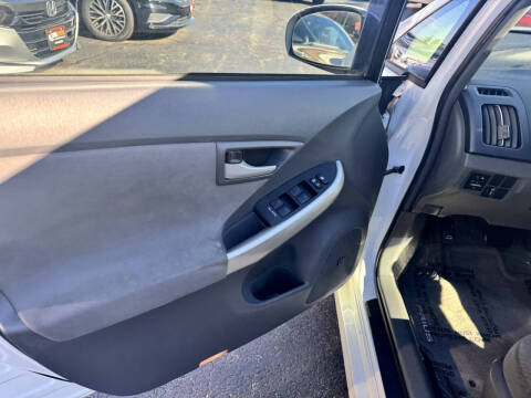 2010 Toyota Prius III
