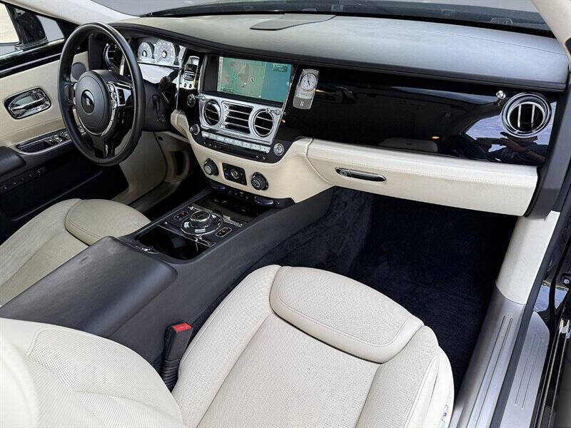 2016 Rolls-Royce Ghost 22