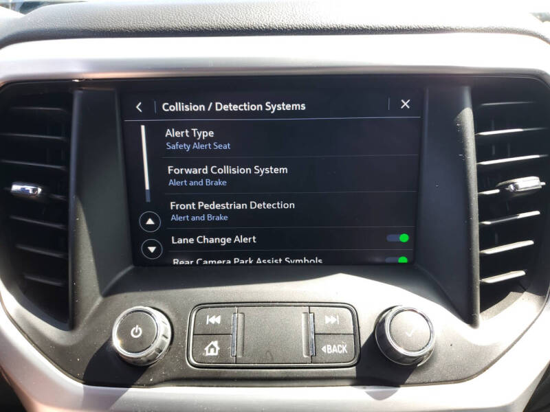 2023 GMC Acadia SLT