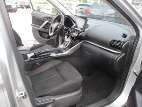 2023 Mitsubishi Eclipse Cross LE