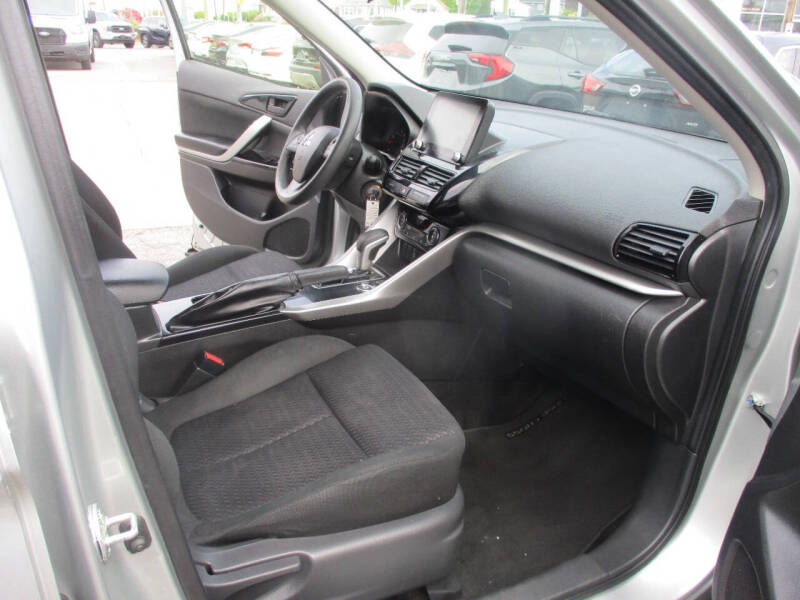 2023 Mitsubishi Eclipse Cross LE