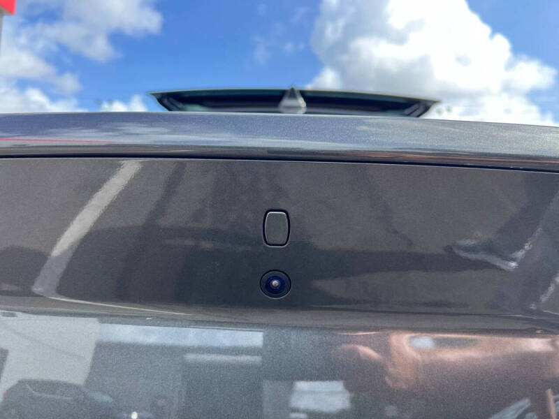 2023 Genesis G70