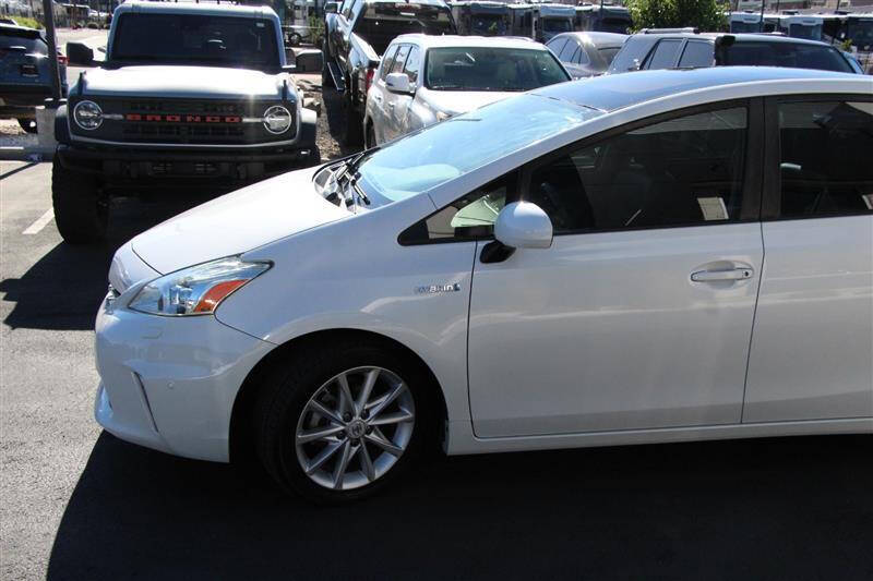 2012 Toyota Prius v Five