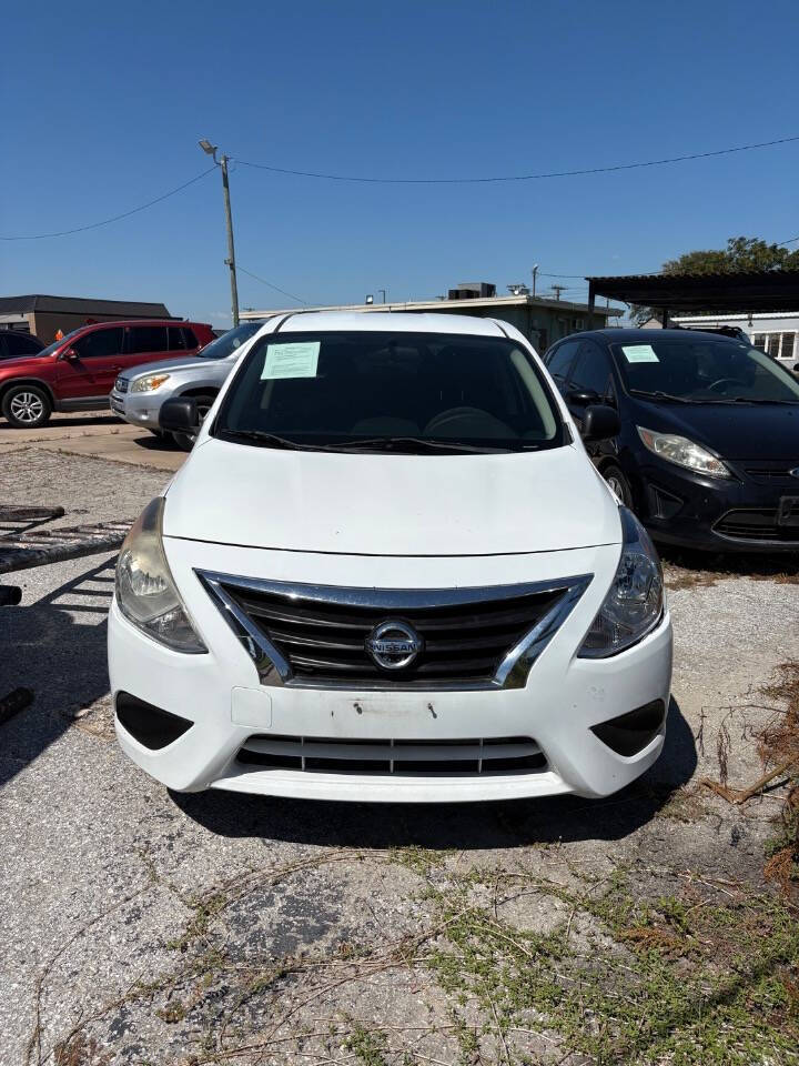 2015 Nissan Versa Sedan S's photo
