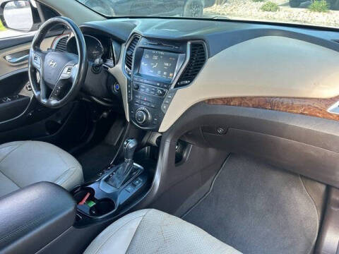 2017 Hyundai Santa Fe Limited Ultimate